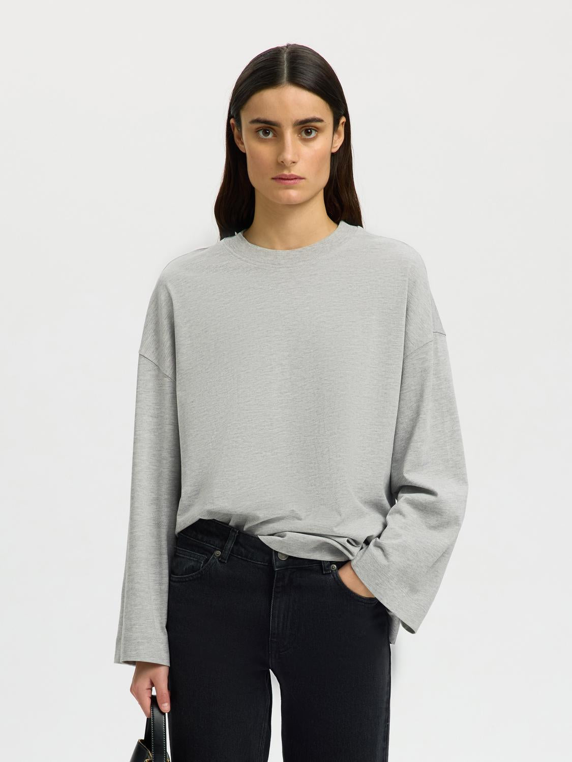 model_shot-front